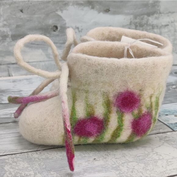 Wool felt Slippers Wearable Art Flowers Handmade in Nepal New w/ Tags Baby Sz 5 - Picture 4 of 16